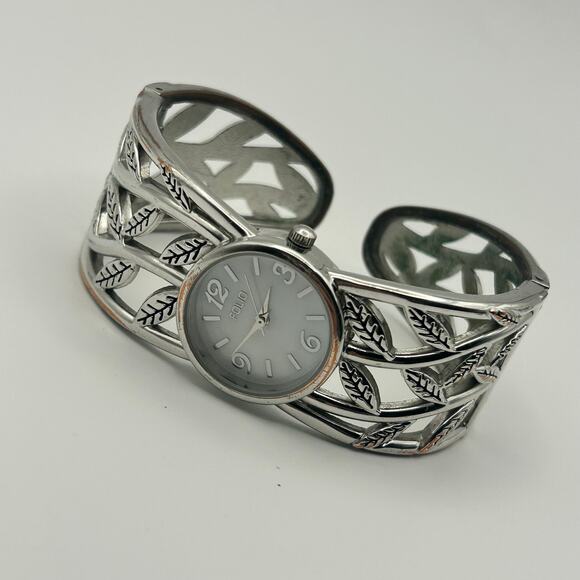 Folio Silver Tone Women’s Fashion Watch Working New Battery - Picture 4 of 8